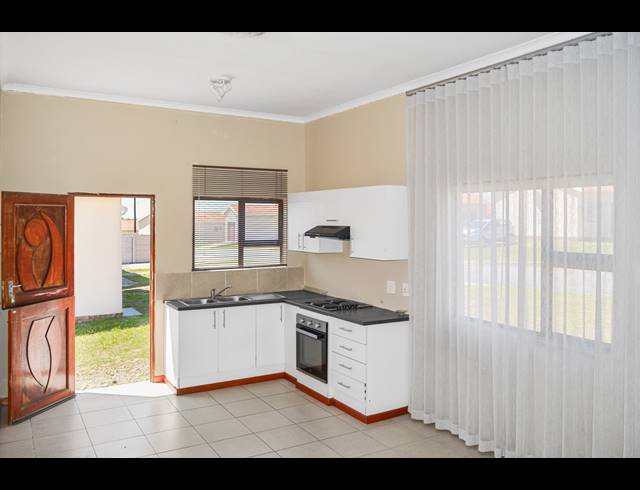 3 BEDROOM HOUSE FOR SALE IN GRACELAND